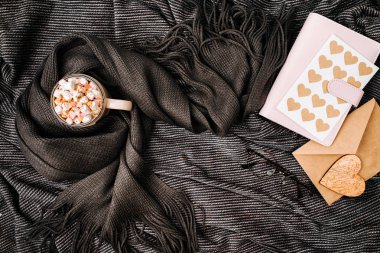 Kumaş üzerine sıcak çikolata