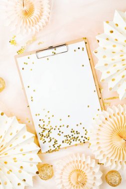 Pano boş kağıt kağıt şenlikli süslemeleri ile ile