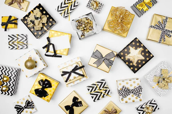 Vánoční Pozadí Dárkových Krabic Stuhy Dekorace Barvách Zlatá Černá — Stock fotografie