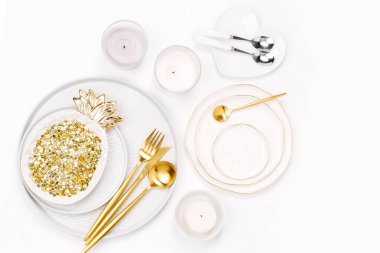 Beyaz arka plan üzerinde izole sunulan tablonun Üstten Görünüm