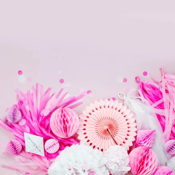 Рожеві Білі Паперові Прикраси Дитячої Вечірки Плоский Прошарок Вид Зверху — стокове фото