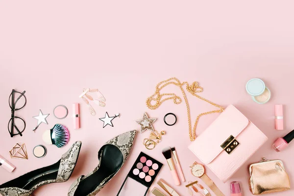 Plat Leggen Van Vrouwelijke Mode Accessoires Make Producten Handtas Pastel — Stockfoto