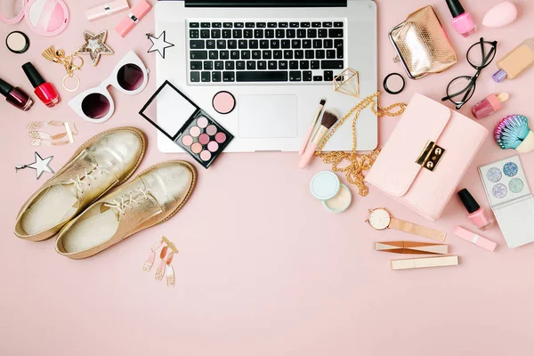 Fashion Blogger Workspace Laptop Female Accessories Cosmetics Products Pale Pink — Stock Photo, Image