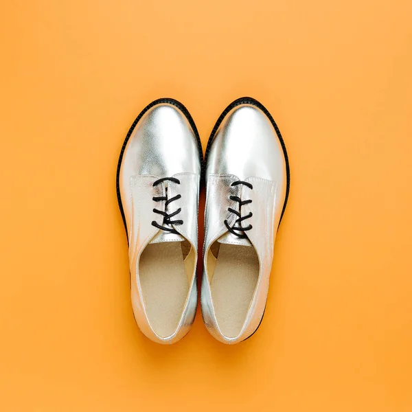 Elegante Primavera Feminina Sapatos Outono Fundo Laranja — Fotografia de Stock