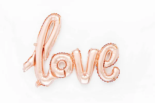 Χλωμό Ροζ Foil Μπαλόνια Σχήμα Της Λέξης Αγάπη Λευκό Φόντο — Φωτογραφία Αρχείου