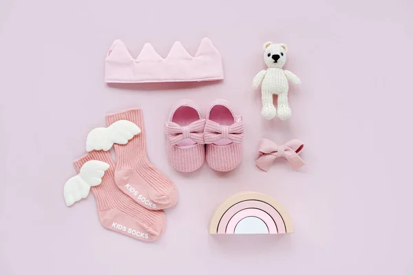 Pink Socks Shoes Cotton Crown Toy Bear Set Baby Stuff — Stockfoto