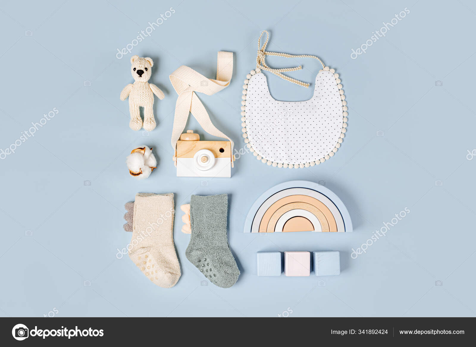Conjunto Cosas Bebé Accesorios Para Niño Sobre Fondo Azul Claro: fotografía  de stock © Igishevamaria #341892424