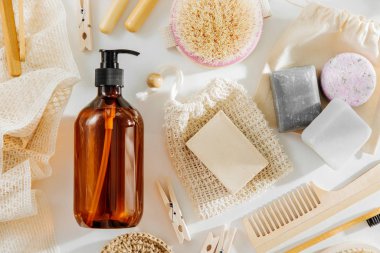 Doğal banyo aksesuarları ile Sabunluk. Sıfır atık kavramı.