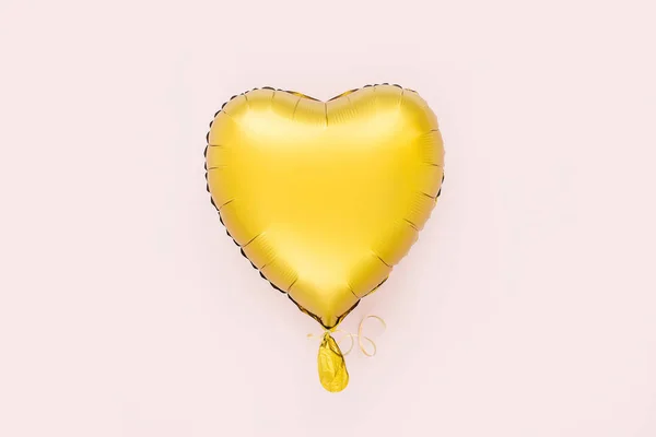 Single Gold Foil Balloon Heart Shaped Love Concept Holiday Celebration — 스톡 사진