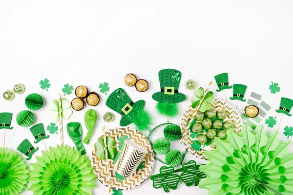 Decoraciones Accesorios Para Fiesta San Patricio Decoraciones Papel Verde Dorado —  Fotos de Stock