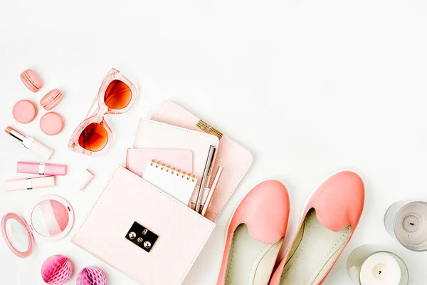 Conjunto Plano Accesorios Moda Femenina Zapatos Productos Maquillaje Bolso Sobre — Foto de Stock