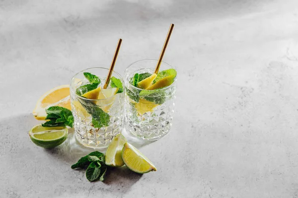 Limonada Caseira Bebidas Verão Com Citrinos Frescos Gelo — Fotografia de Stock