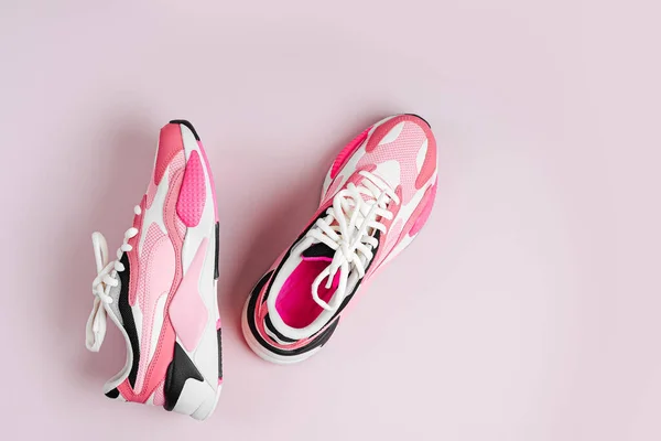 Γυναικεία Αθλητικά Ροζ Φόντο Γυναικεία Αθλητικά Παπούτσια Έννοια Ικανότητας Πάνω — Φωτογραφία Αρχείου