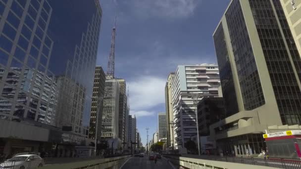 Sao Paulo Brazil July 2017 阳光灿烂的日子 人们在So Paulo大道上散步 — 图库视频影像