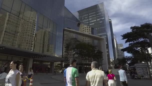Сао Пауло Бразилія 2017 Люди Ходять Вулиці Паулу Сонячний День — стокове відео