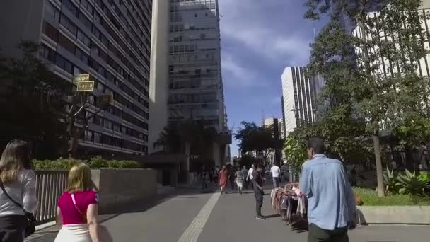 เซาเปาโล Brazil กรกฎาคม 2017 องช าของผ คนเด นบนถนน Paulista ในว — วีดีโอสต็อก