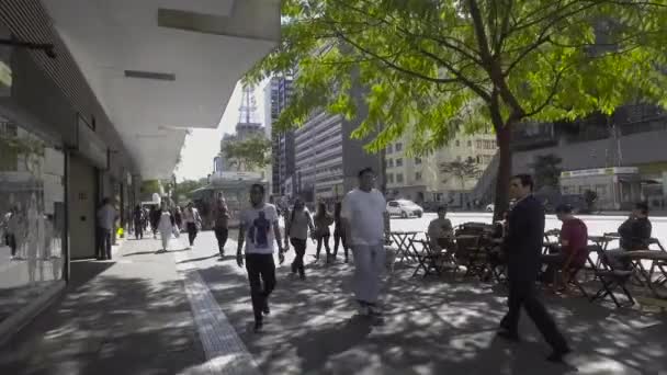 Sao Paulo Brazil Ιούλιος 2017 Άνθρωποι Περπατούν Στη Λεωφόρο Paulo — Αρχείο Βίντεο