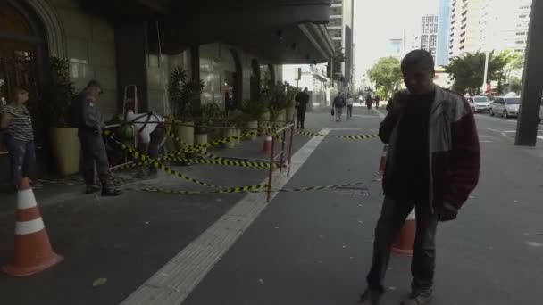Sao Paulo Brazil Lipiec 2017 Ludzie Chodzą Alei Paulo Słoneczny — Wideo stockowe