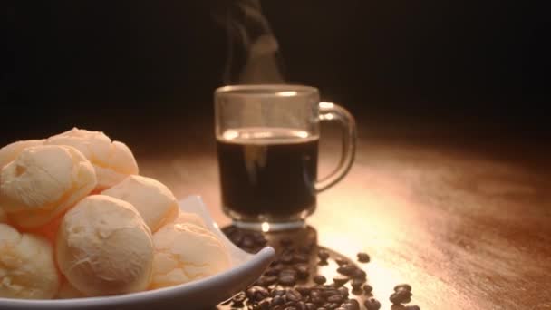 Pão Queijo Brasileiro Mesa Pequeno Almoço Com Pão Queijo Café — Vídeo de Stock