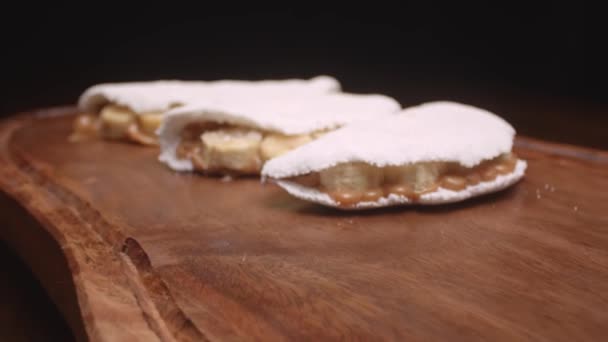 巴西木薯 有香蕉和软糖 — 图库视频影像