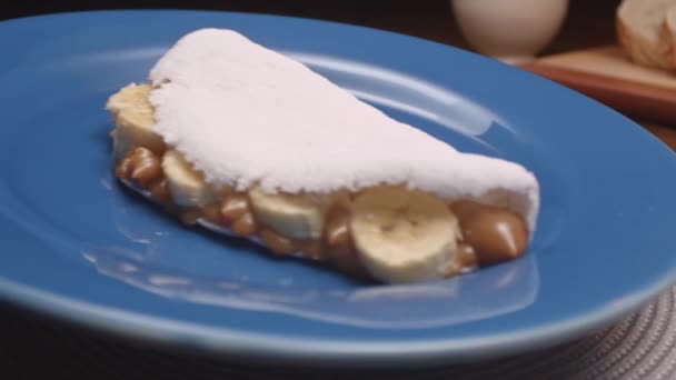 Braziliaanse Tapioca Met Banaan Dulce Leche — Stockvideo