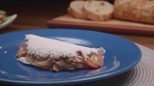 Tapioca Brasileira Com Atum Tomate Cebola — Vídeo de Stock