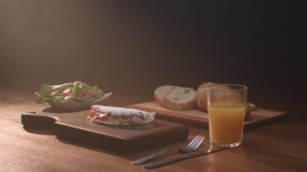 Brazylijska Tapioka Tuńczykiem Pomidorem Cebulą — Wideo stockowe