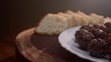 Geleneksel Brezilya parti şekeri, çikolatalı Brigadeiro