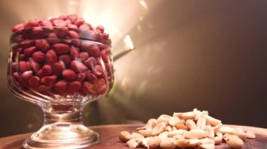 Cam kasedeki fıstıklar.