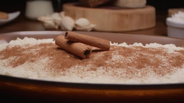 Παραδοσιακό Βραζιλιάνικο Γλυκό Που Ονομάζεται Ρυζόγαλο — Αρχείο Βίντεο