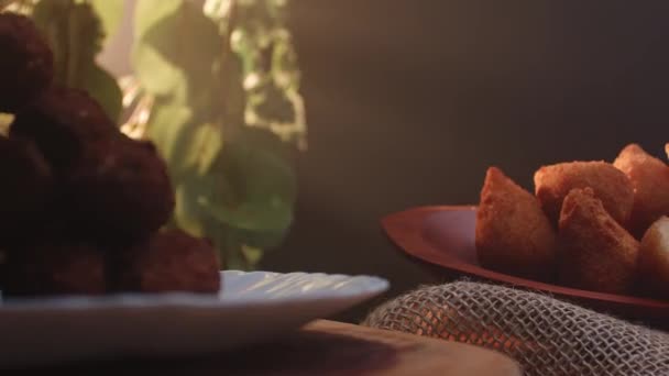 Uma Comida Tradicional Brasil Chamada Coxinha Recheado Com Frango — Vídeo de Stock