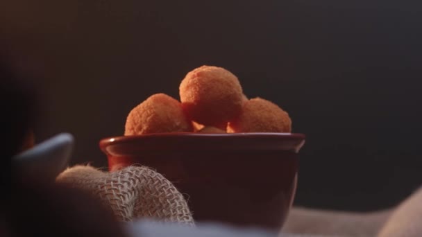 Mozzarella Queijo Bolas Fritas — Vídeo de Stock