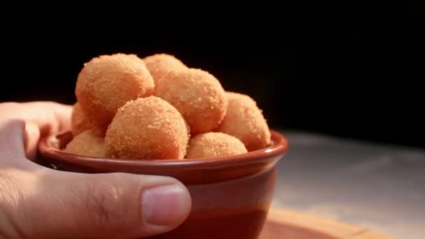 Mozzarella Bolas Queso Fritas — Vídeos de Stock