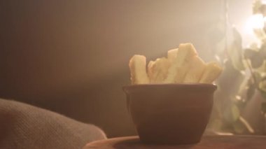 Kızarmış polenta, polenta çubukları, patates kızartması.