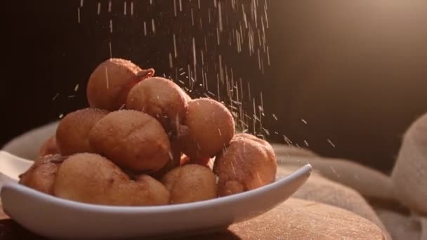 Типичная Бразильская Еда Bolinho Chuva Жареный Сахаром Корицей — стоковое видео