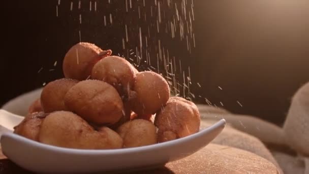 Typisk Brasiliansk Mat Bolinho Chuva Stekt Med Socker Och Kanel — Stockvideo