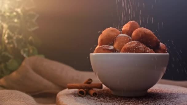 Uma Comida Típica Brasileira Bolinho Chuva Frito Com Açúcar Canela — Vídeo de Stock