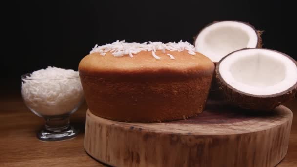 Gâteau Noix Coco Avec Zeste Noix Coco Jeté Sur Dessus — Video