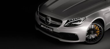 Almaty, Kazakistan - 05 Mart 2020: Siyah arka planda MerCEDES C63S AMG Lüks Spor Coupe. 3d hazırlayıcı