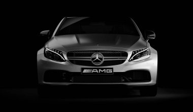 Almaty, Kazakistan - 05 Mart 2020: Siyah arka planda MerCEDES C63S AMG Lüks Spor Coupe. 3d hazırlayıcı