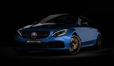 Almaty, Kazakistan - 05 Mart 2020: Siyah arka planda MerCEDES C63S AMG Lüks Spor Coupe. 3d hazırlayıcı