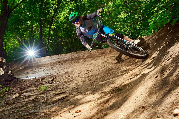 Bisikletçi sırayla sürmek