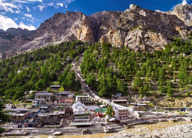 Gangotri şehrin havadan görünümü