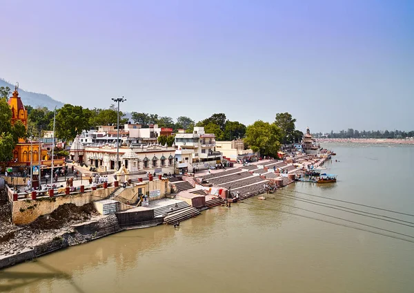 Rishikesh, ville sainte et destination de voyage en Inde — Photo