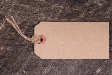 Kahverengi boş hediye etiketi