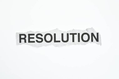 Kağıt üzerinde beyaz zemin üzerine yazılan çözünürlük ile parçalanmış