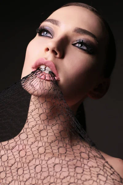 Retrato de mulher sensual lindo com cabelo escuro — Fotografia de Stock