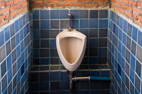 Tuvalet fo erkek işemek için