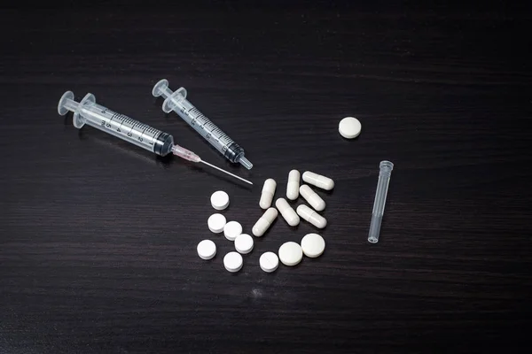 Şırıngalar ve Tıpta kullanılan ilaç