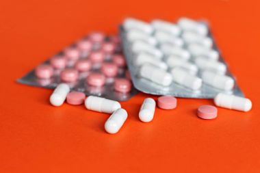 Hap ve yasadışı uygulamaları doping için başka bir uyuşturucu. Eczane antibiyotik ve antidepresan.